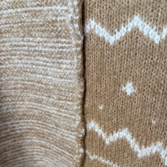 Vestique Patterned Tan Sweater - Picture 3 of 8